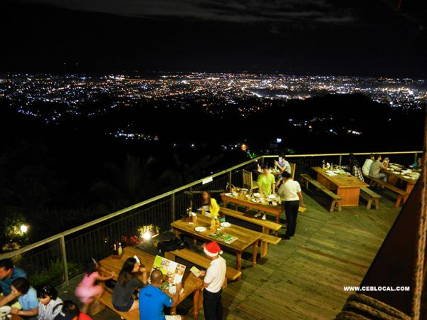 セブ市内夜景の見えるディナー「Lantaw Native Restaurant」