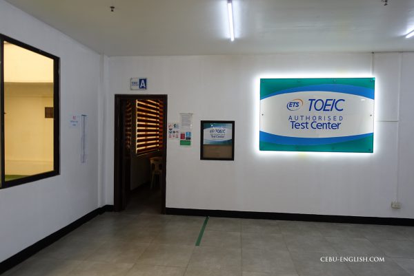 セブ島留学SMEAGキャピタルのTOEIC公式試験会場入口