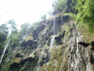 トゥマログの滝