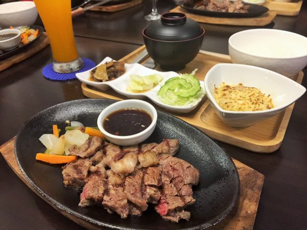 セブ留学生に朗報、日本人好みのステーキをお手頃価格で「OKINAWA HEAT CEBU」