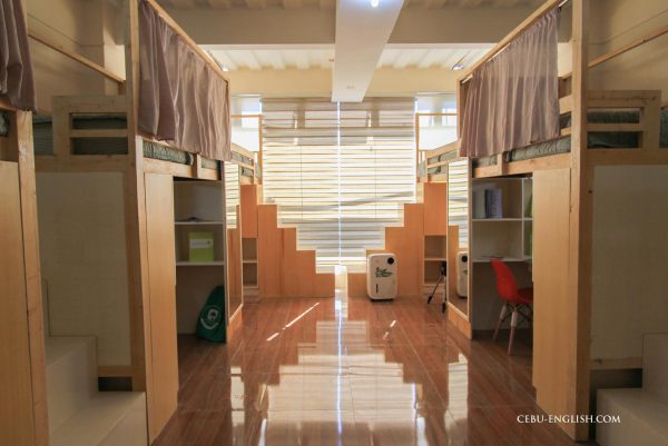 バギオ留学PINESパインス メインキャンパスの学生寮4人部屋