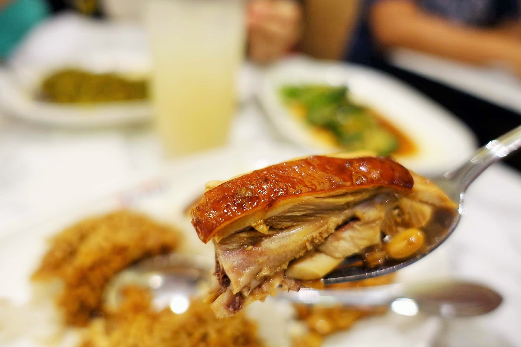 香港油鶏飯麺Liao Fan Hawker ChanのSoya Sauce Chicken Rice実食