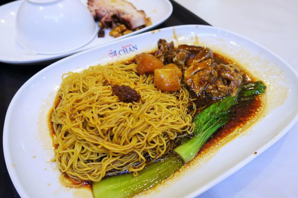 SM City North EDSAの香港油鶏飯麺Liao Fan Hawker Chanの麺料理