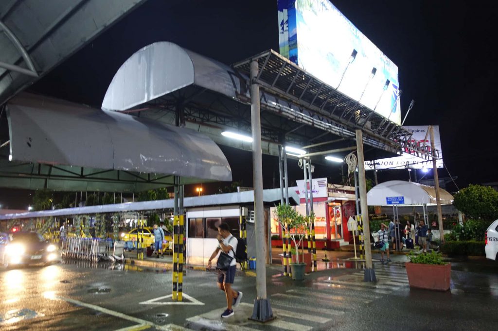【マニラ】ニノイ・アキノ国際空港 ターミナル4からターミナル1,2,3への移動方法 フィリピン留学・セブ島留学のエージェント【セブイングリッシュ】 【マニラ】ニノイ・アキノ国際空港 ターミナル4からターミナル1,2,3への移動方法 フィリピン留学・セブ島留学のエージェント【セブイングリッシュ】