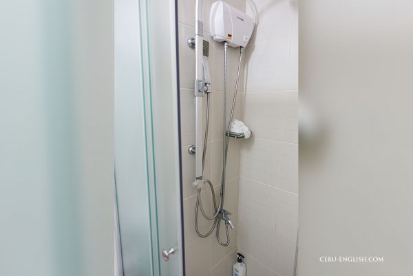 フィリピン留学マニラGrandline（グランドライン）のシャワー室
