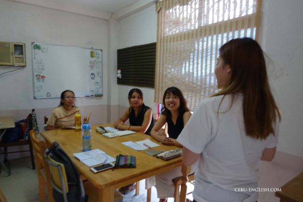 フィリピン・バコロド留学OKEAオケアのグループ授業教室