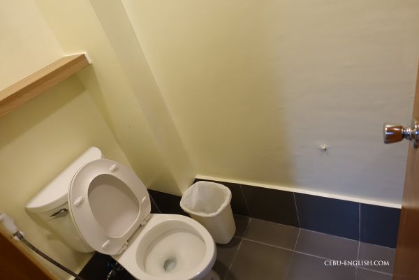 セブ島留学CELLA Premium（セラプレミアム）の第2寮トイレ