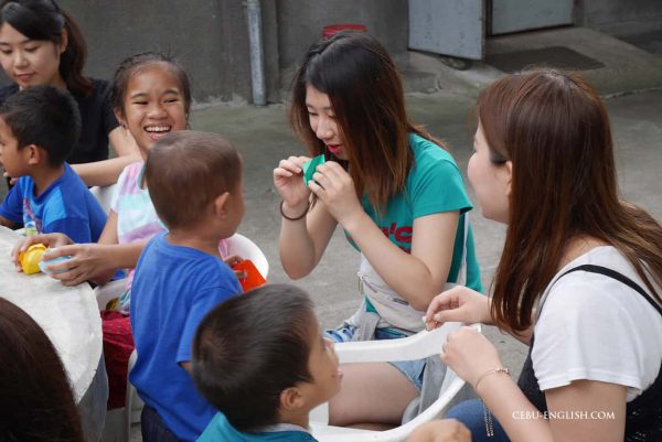 バコロドLSLCエルエスエルシーの孤児院訪問ボランティア活動
