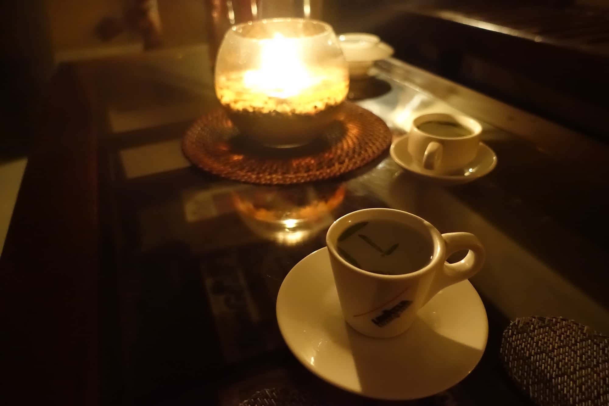 バコロドのマッサージショップ Grand Fisher Salon & Spa グランドフィッシャーサロンスパのマッサージ後に提供されるお茶