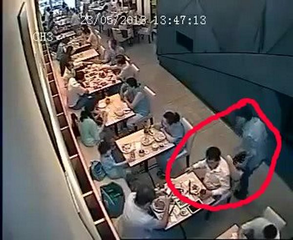 フィリピンの飲食店に現れた物盗 