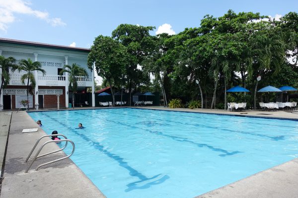 フィリピン留学イロイロGITCジーアイティーシーのプール