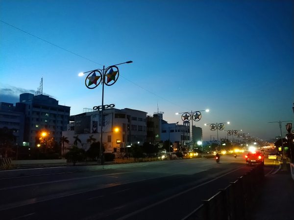 フィリピン・イロイロの中央通りの夜景