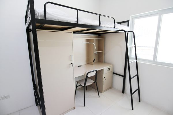 IDEA CEBU(現GLC）学生寮のベッドと机