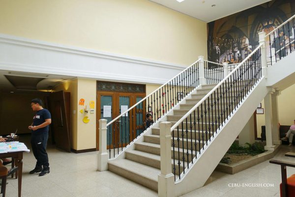 Enderun College エンデランカレッジ内の階段