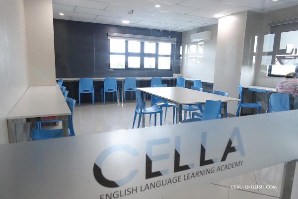 CELLA UNIセラ ユニキャンパスの自習室は英語で会話