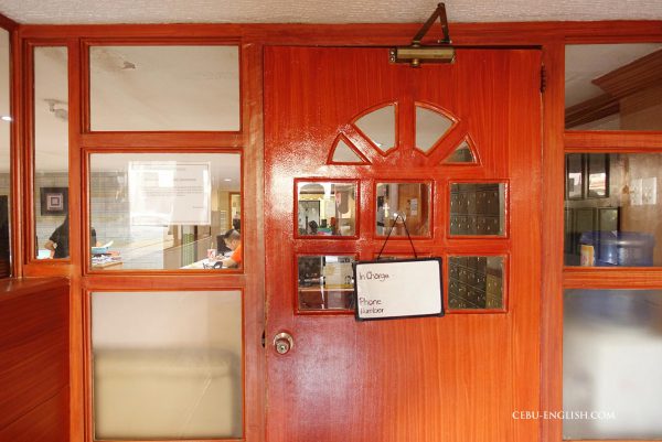 セブ島CPILSシピルスのオフィス入口