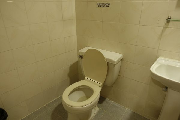セブ島CPILSシピルスの学生寮のトイレ