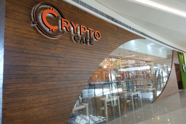 フィリピン留学イロイロのCrypto Cafe外観