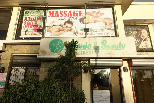 フィリピン留学イロイロのマッサージショップArnie & Sundy Beauty Salon & Spaの外観