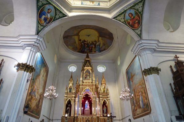 フィリピン・イロイロのモロ教会 Molo Churchの祭壇