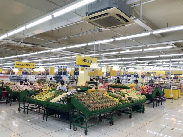 フィリピン・マクタン島のSave Moreスーパーマーケット