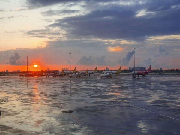 フィリピン留学、セブ島留学で使われる早朝のマクタン・セブ国際空港