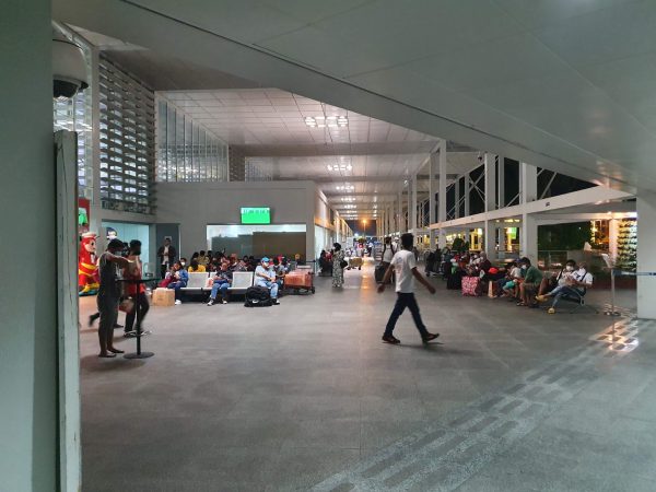 マニラ国際空港の国内線出発入口付近