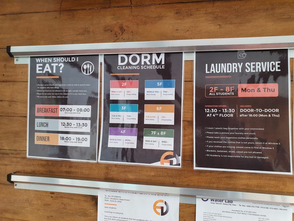セブ島留学EV Academy（イーブイアカデミー）の寮規則や洗濯ルールの掲示物