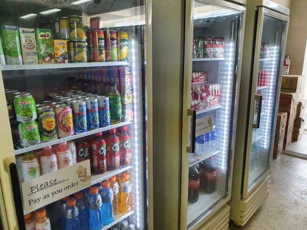 セブ島リゾート留学CIAセミスパルタの売店のジュース冷蔵庫