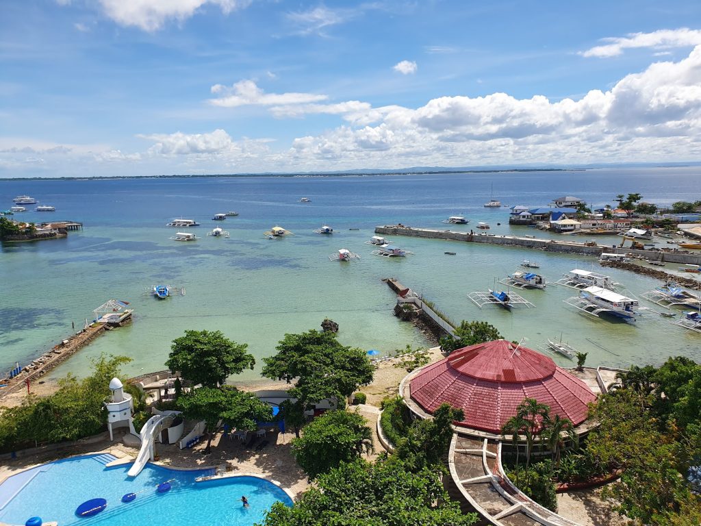 セブ島留学Cebu Blue Ocean Academy(セブ ブルー オーシャン)の学生寮上層階からは綺麗な海が一望できる