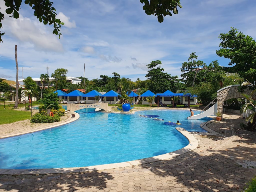 セブ島留学Cebu Blue Ocean Academy(セブ ブルー オーシャン)の広々としたプール