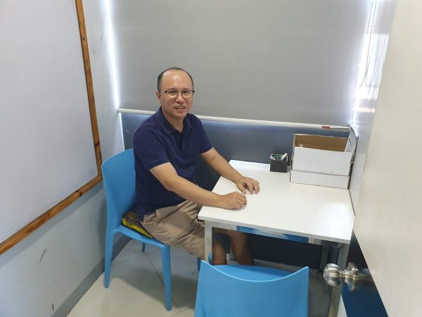 フィリピン・セブ島留学CELLA UNI（セラ ユニ）のマンツーマン授業教室内