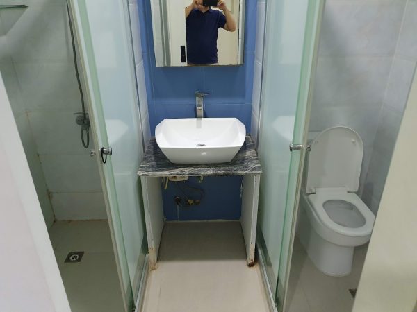 フィリピン・セブ島留学CELLA UNI（セラ ユニ）の学生寮1人部屋トイレ＆シャワー
