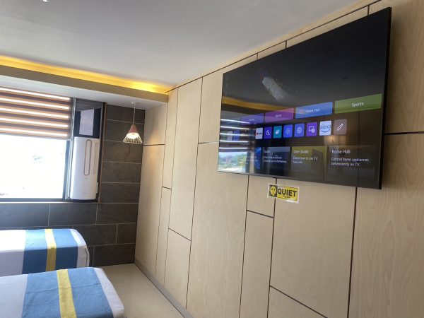 セブ島留学SMEAGエンカントのお部屋のテレビ