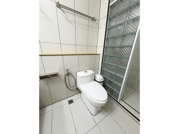セブ島留学SMEAGエンカントのトイレシャワールーム
