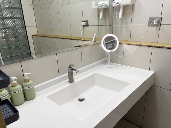 セブ島留学SMEAGエンカントのお部屋の洗面台
