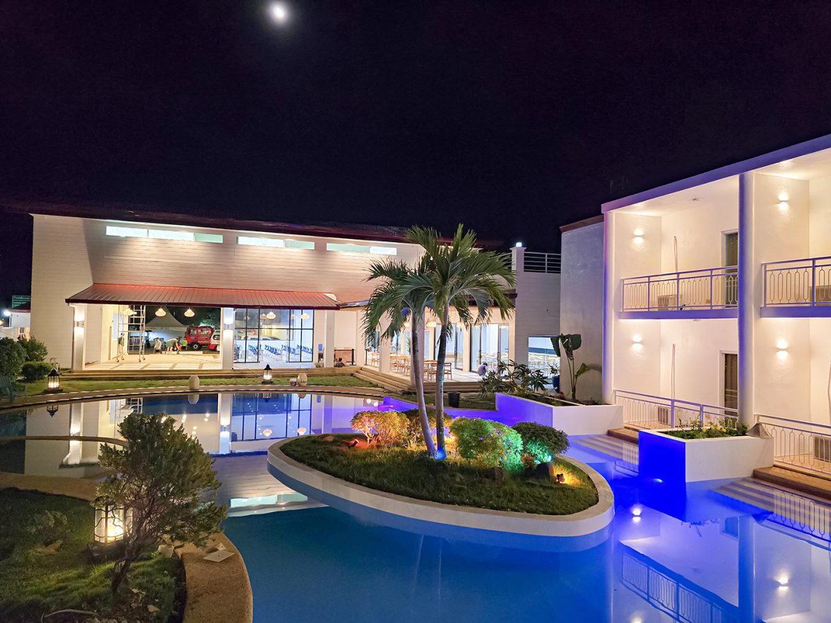 セブ島留学EV Academyラメールのプール