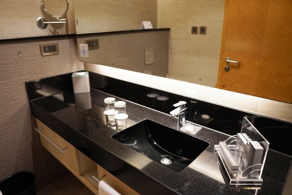 セブ島留学Bai Hotel CLCのお部屋のトイレ
