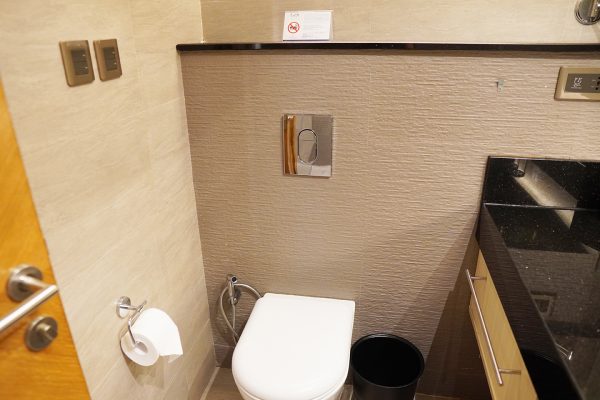 セブ島留学Bai Hotel CLCのお部屋のトイレ