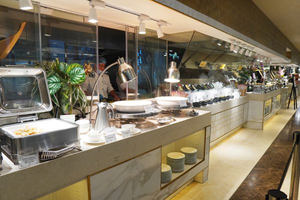 セブ島留学Bai Hotel CLCのレストランブッフェ