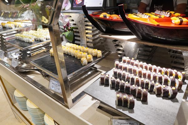 セブ島留学Bai Hotel CLCのレストランブッフェ