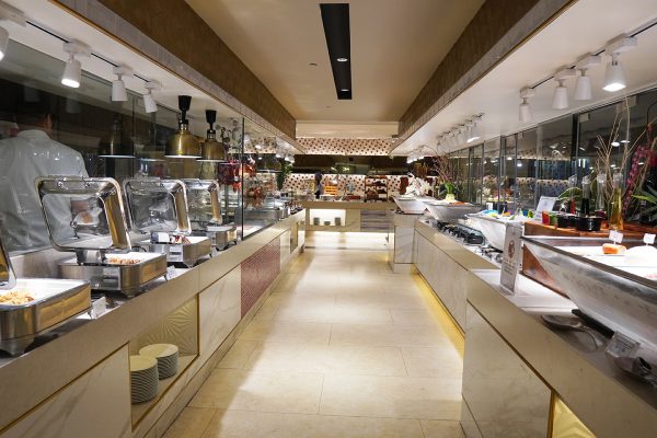 セブ島留学Bai Hotel CLCのレストランブッフェ